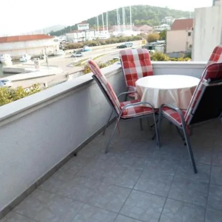 Daire In With Sea View, Balcony, Air Conditioning Wifi 5153-4 Rogoznica (Sibenik-Knin)